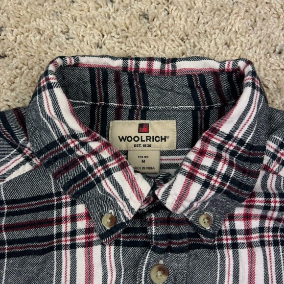 Woolrich Plaid Flannel Black Red White Men’s Size Medium Outdoors Button Up￼ - Picture 5 of 7